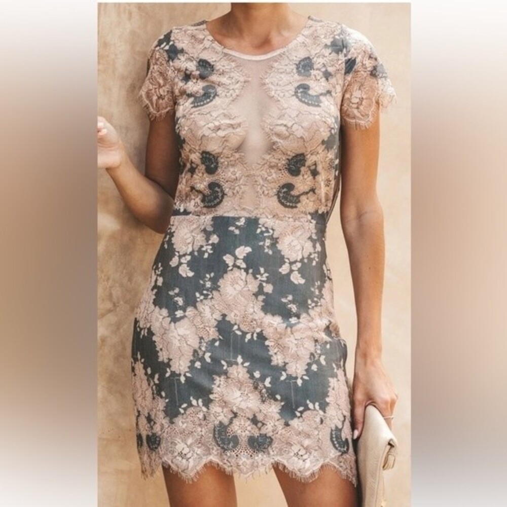 Storia Aries Lace Fitted Bodycon Dress Small